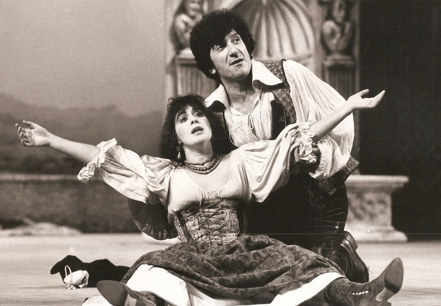 Gigi Proietti e Luisa De Santis in La Commedia di Gaetanaccio, Teatro Brancaccio 1978